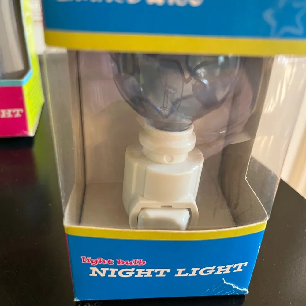 vintage y2k grove glo night lights 3.5” 5 watt.Set of 5-flowers, star, butterfly - Picture 4 of 5